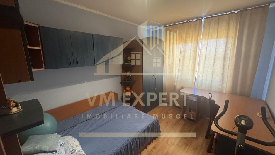 APARTAMENT 3 CAMERE ETAJ 4 GRUI CAMPULUNG - Poză 5