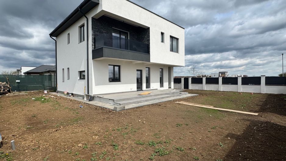 Vila Tunari MODERNA si spatioasa teren 500m, TOATE UTILITATILE - Poză 2