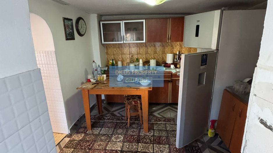 De Vânzare - Casă, Strada Griviței - Poză 2