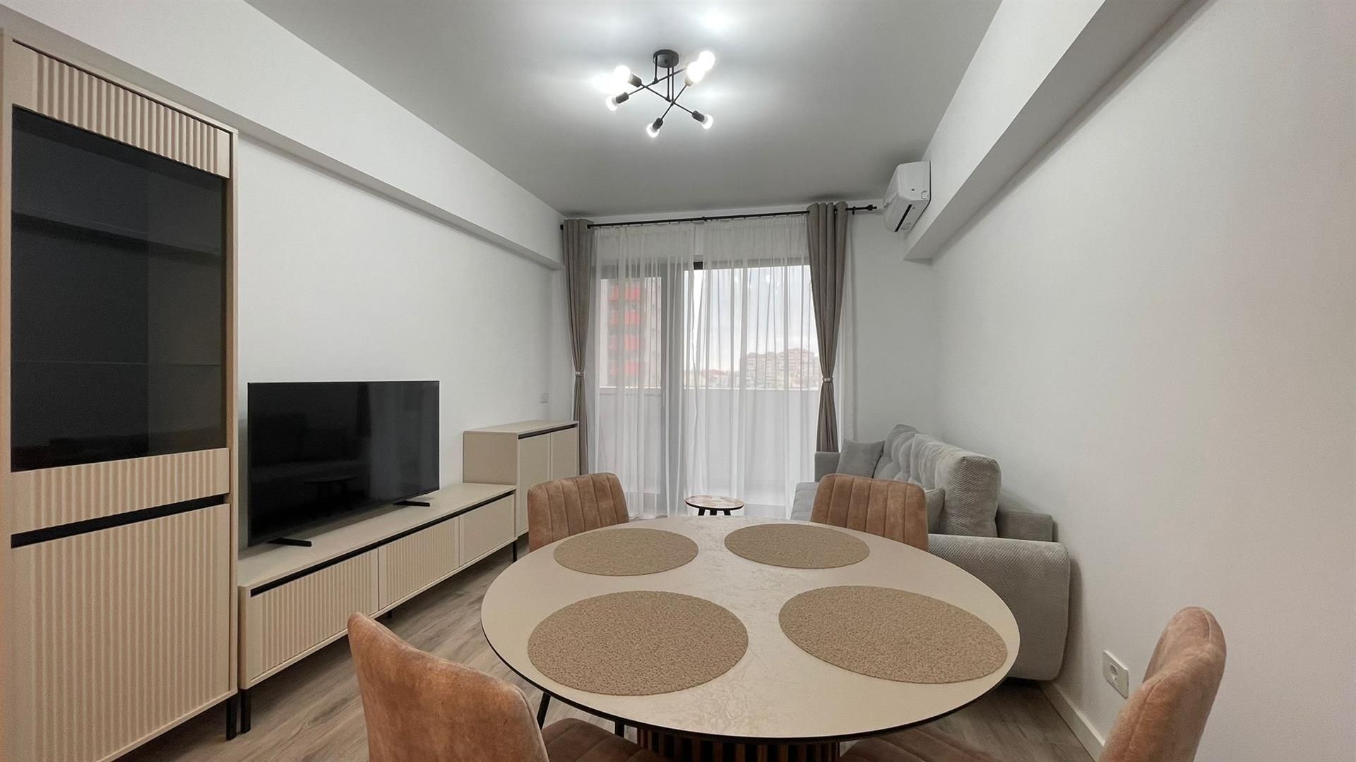 APARTAMENT 3 CAMERE PRIMA URBANA LOC DE PARCARE - Poză 1