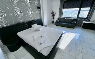 Apartament 2 camere Vila Sophia 1 - Vedere frontala la lac - - Poză 12