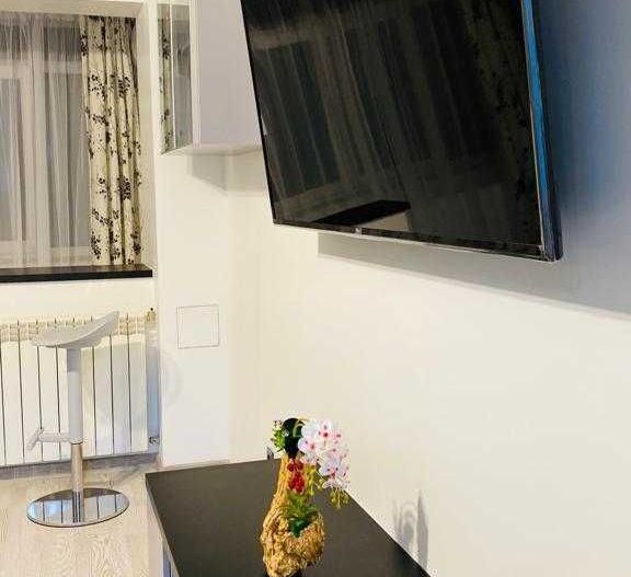 garsoniera ultraLUX , Titan, Costin Georgian - Poză 2