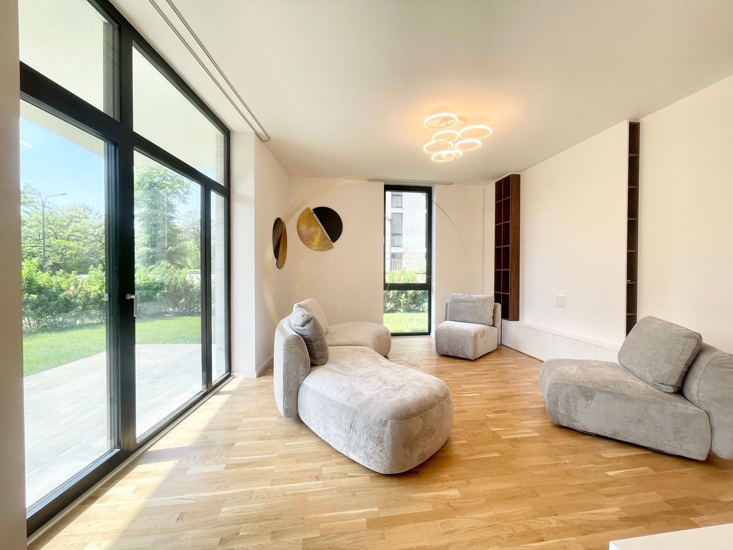 ISHO | CHELTUIELI ÎNTREȚINERE INCLUSE | Apartament  3camere + curte 100mp - Poză 1