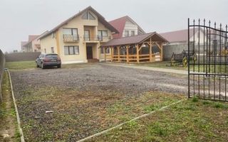 Vand casa cu mansarda - Poză 1