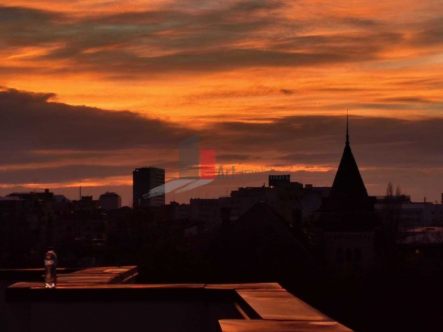 Apartamentul "COBERTURA",  PENTHOUSE "PIATA SPANIEI", TERASA 63 mp, CONSOLIDAT - Poză 2