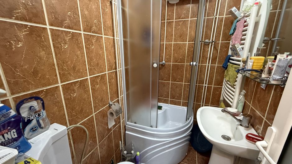 Garsonieră 24 mp - renovată, mobilată și utilată complet - Campina - Poză 8