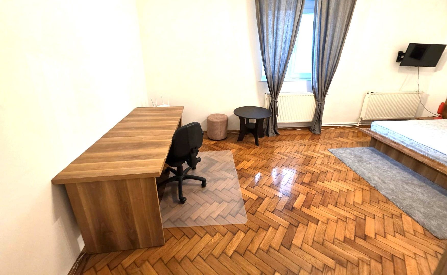 Apartament de închiriat – ultracentral, lângă Parcul Eminescu - Poză 2