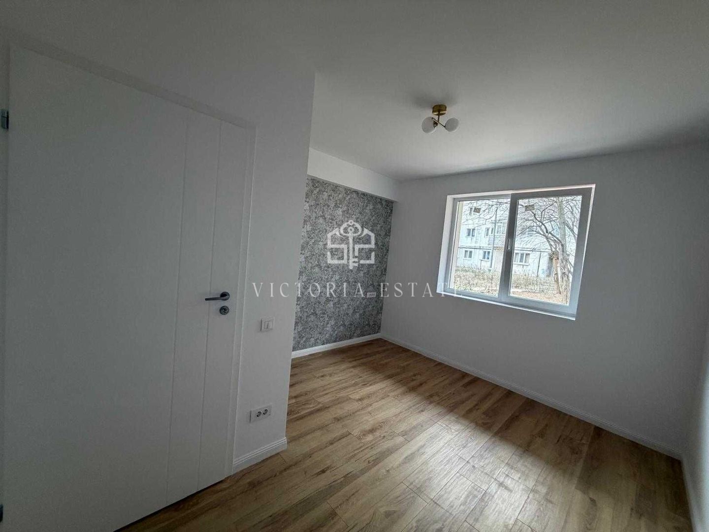CENTRAL Apartment 3 Camere 2 bai PLOIESTI MALUL ROSU - Bloc finalizat - Poză 5