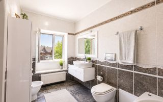 Proprietate Premium | 2 Case | Piscină | Teren 2.000 mp | Mobilată - Poză 9