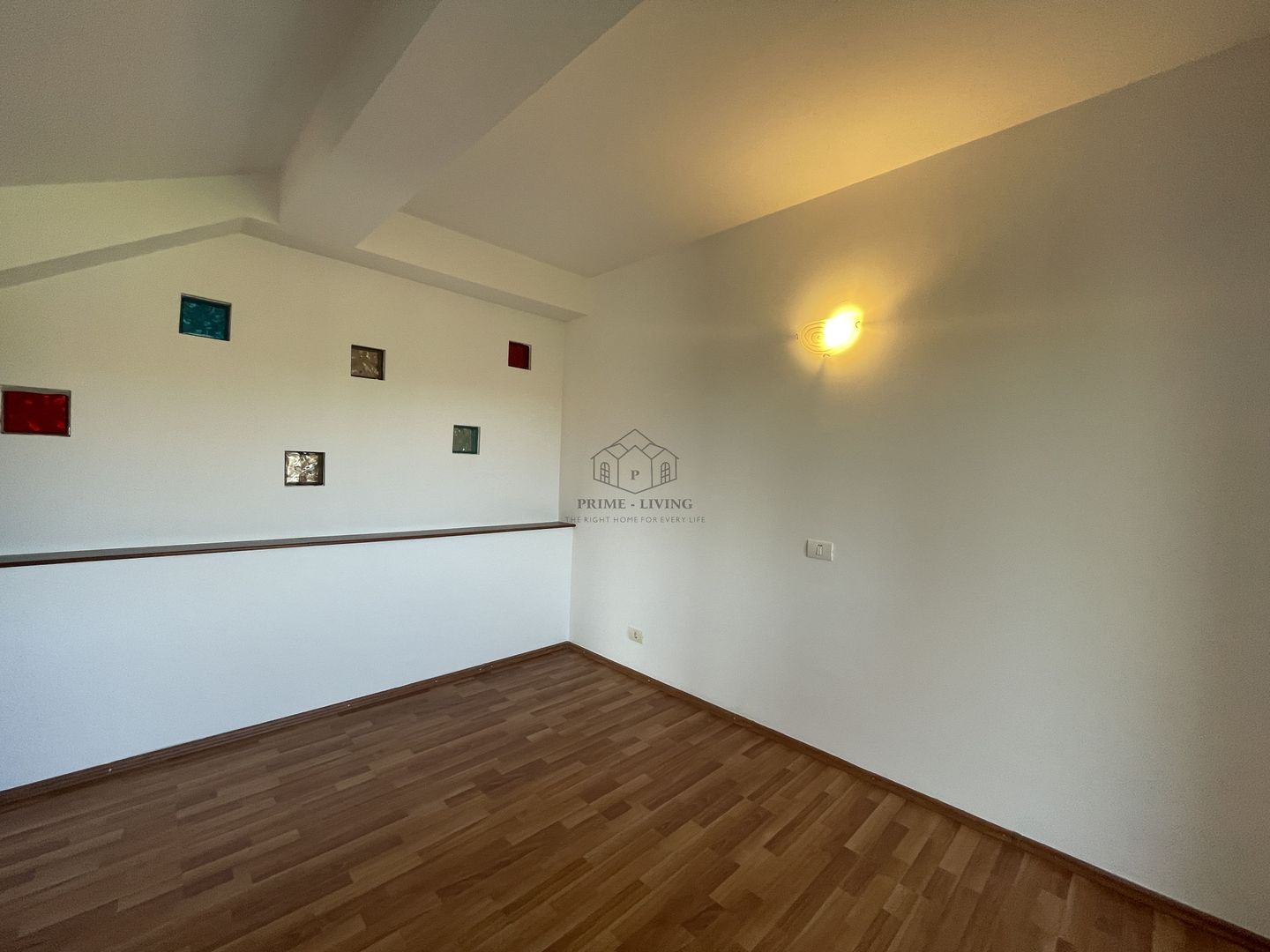 VILA CU 5 DORMITOARE IN COMPLEX REZIDENTIAL - Poză 20