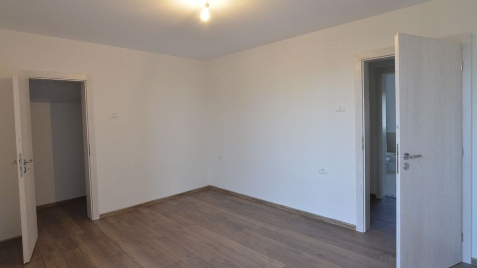 Inchiriem casa noua individuala 4 camere cu garaj - Poză 13