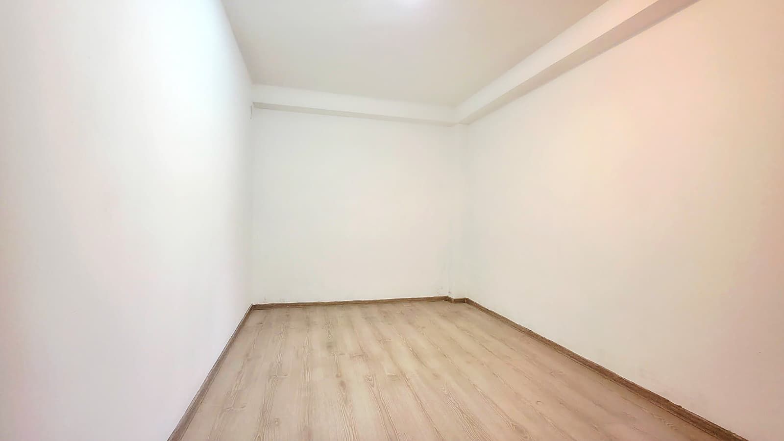 Oportunitate Unică: Casă cu 4 Camere, Curte Generoasă și Îmbunătățiri - Poză 8