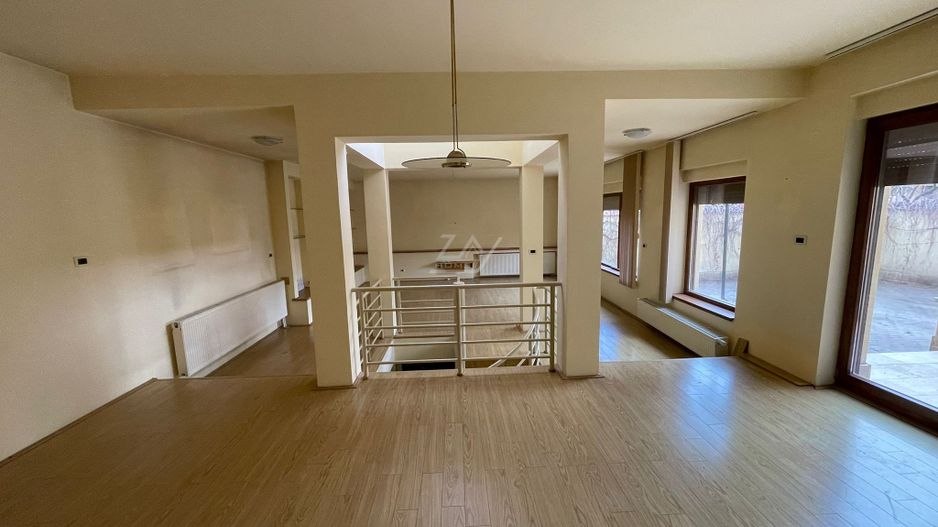 Casa individuala deosebita in zona Girocului - pozitie excelenta. Garaj dublu. - Poză 6