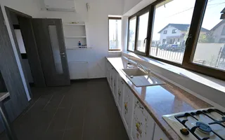 Casă / Vilă cu 4 camere de închiriat în zona Aradului - Poză 15
