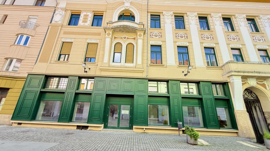 Ultracentral | 300 mp utili | Vitrină mare | Parter + Mezanin | Comision 0% - Poză 1