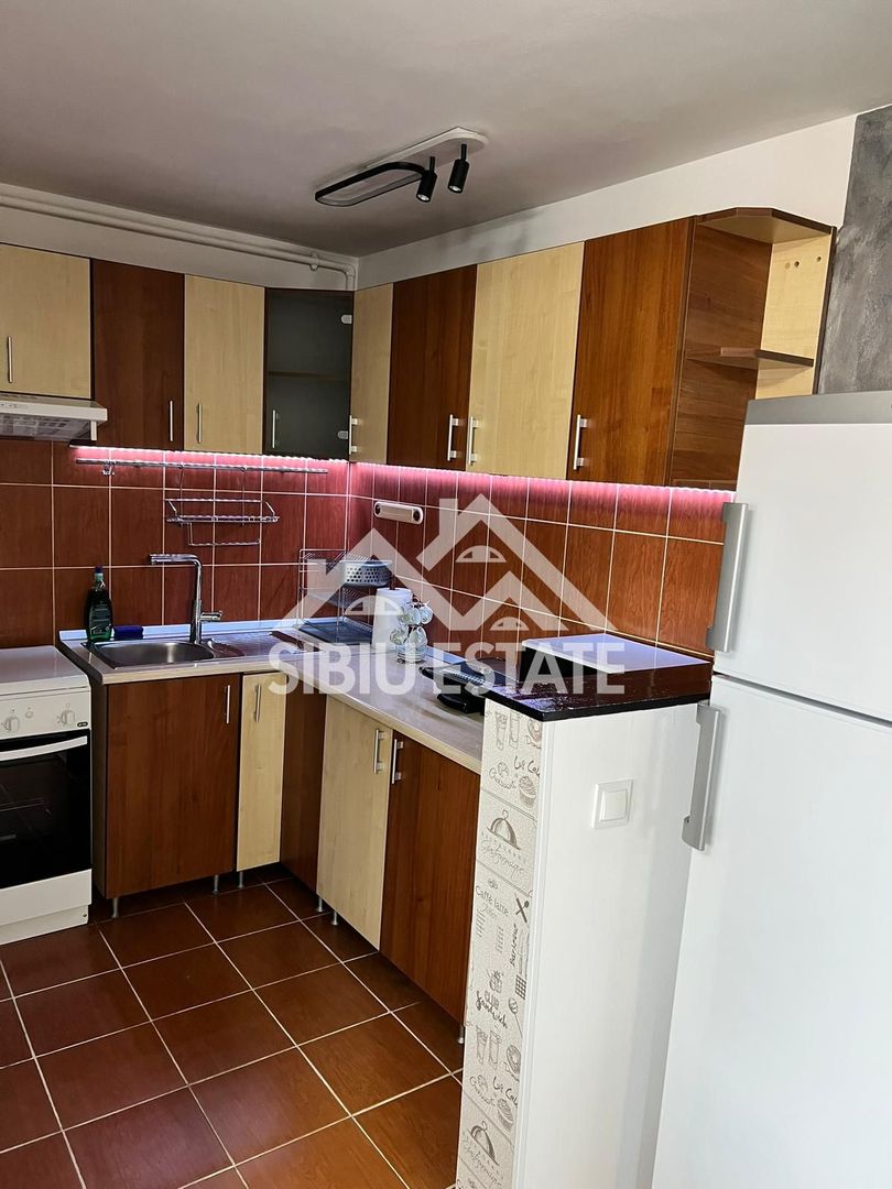 Aparatament 3 camere Zona V.Milea - mansarda - Poză 3