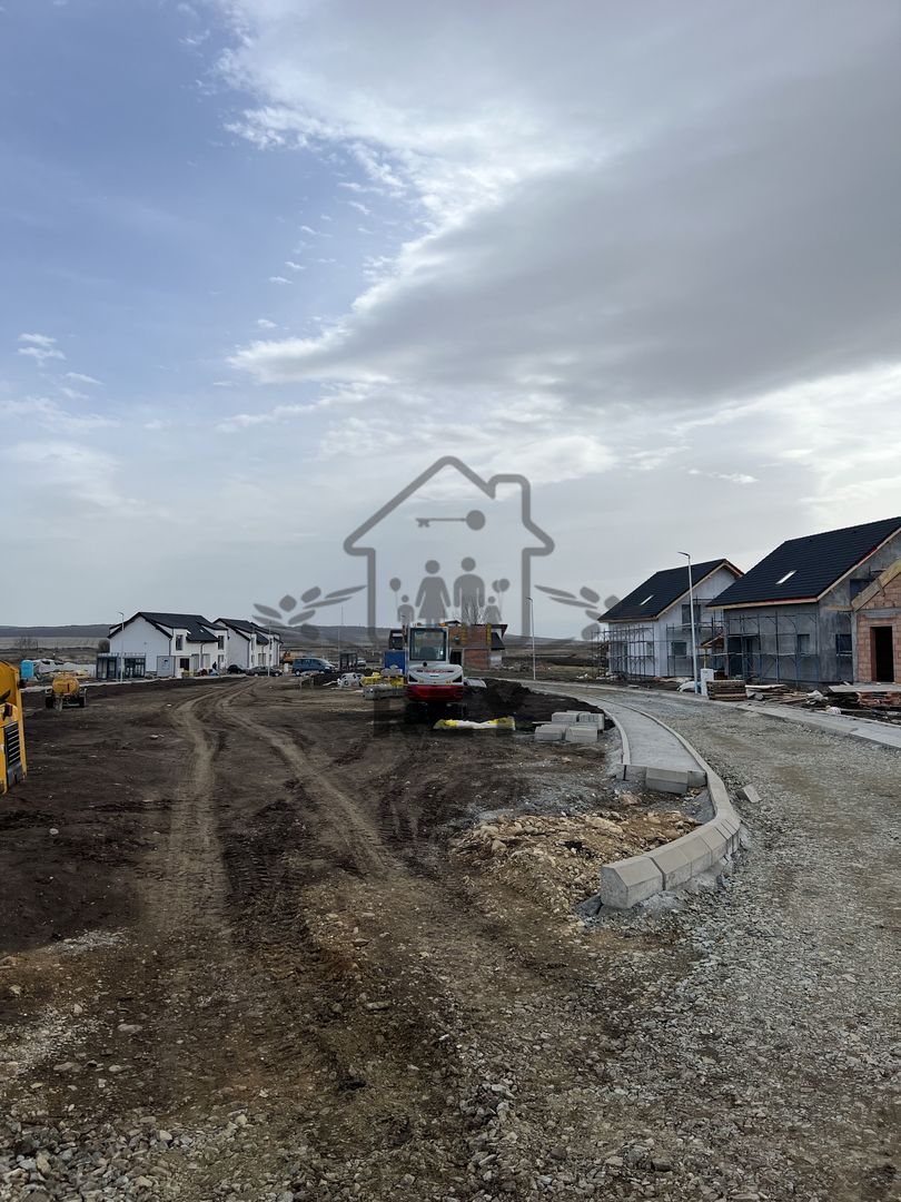 Teren cu PUZ, utilități și autorizație de construire/casă unifamilială - Poză 12