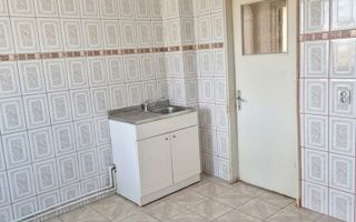 Vanzare apartament 3 camere, Mazepa 1, 61 mp, 75.000 EURO - Poză 3