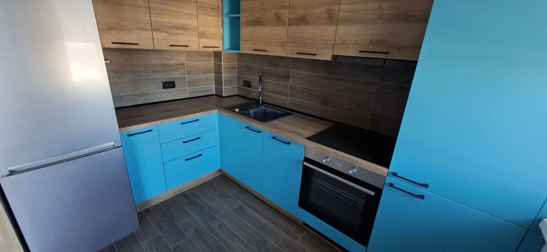 Apartament cu 3 camere, 2 bai si loc de parcare - Poză 12