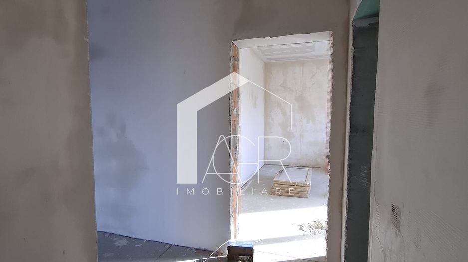 Casa cu 4 camere de vanzare, Bucov, Mica Roma - Poză 7