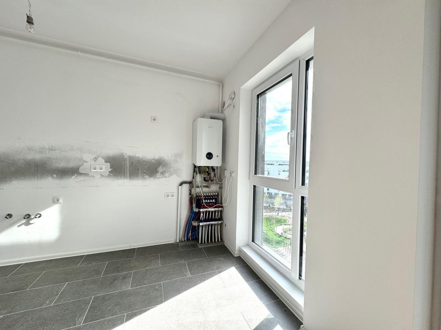 3 camere. Bucătărie Open-Space - Verdere curte interioară - Poză 11