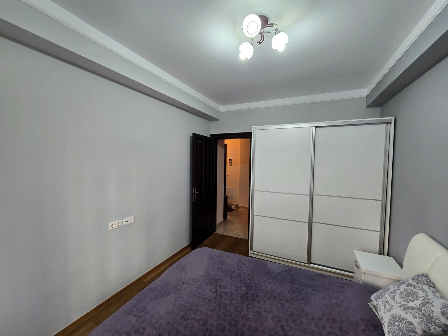 Apartament 2 camere, Zona Ronat, Mobilat si Utilat complet, Loc de parcare - Poză 4