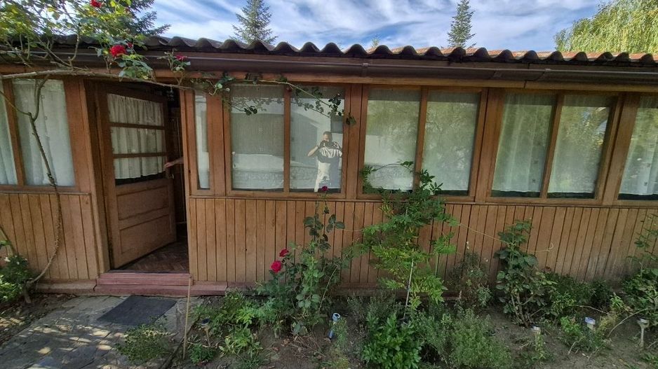 Cabana de lemn cu fundatie 86 mp+ livada pomi fructiferi+teren 847 mp - Poză 3