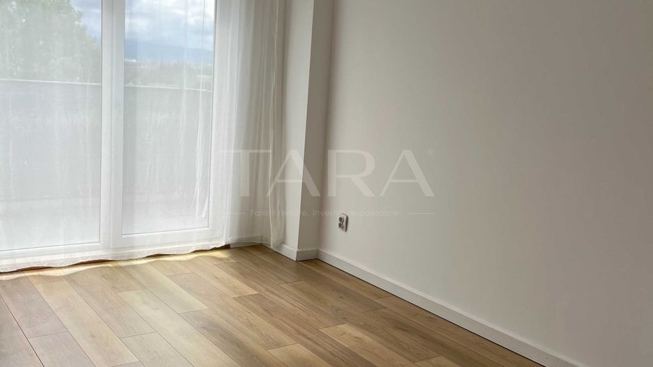 Penthouse cu terasă spațioasă și două parcări – zona BMW / Metro - Poză 3