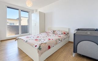 Apartament semidecomandat cu 3 camere, balcon, parcare, zona VIVO - Poză 1