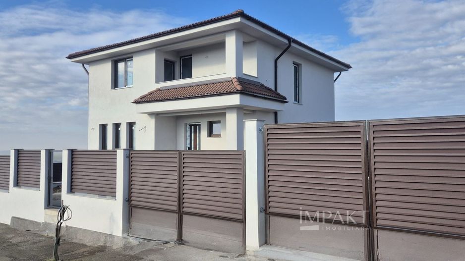 Casa individuala 5 camere Dezmir - Poză 1