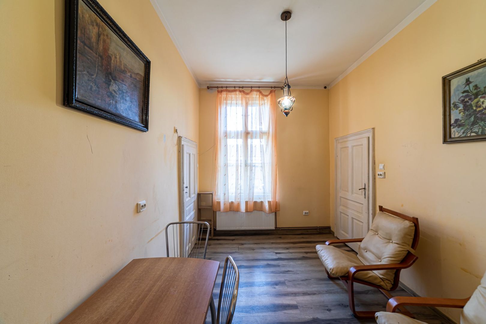 Apartament la casă cu 3 camere zona Pârneava - Poză 9