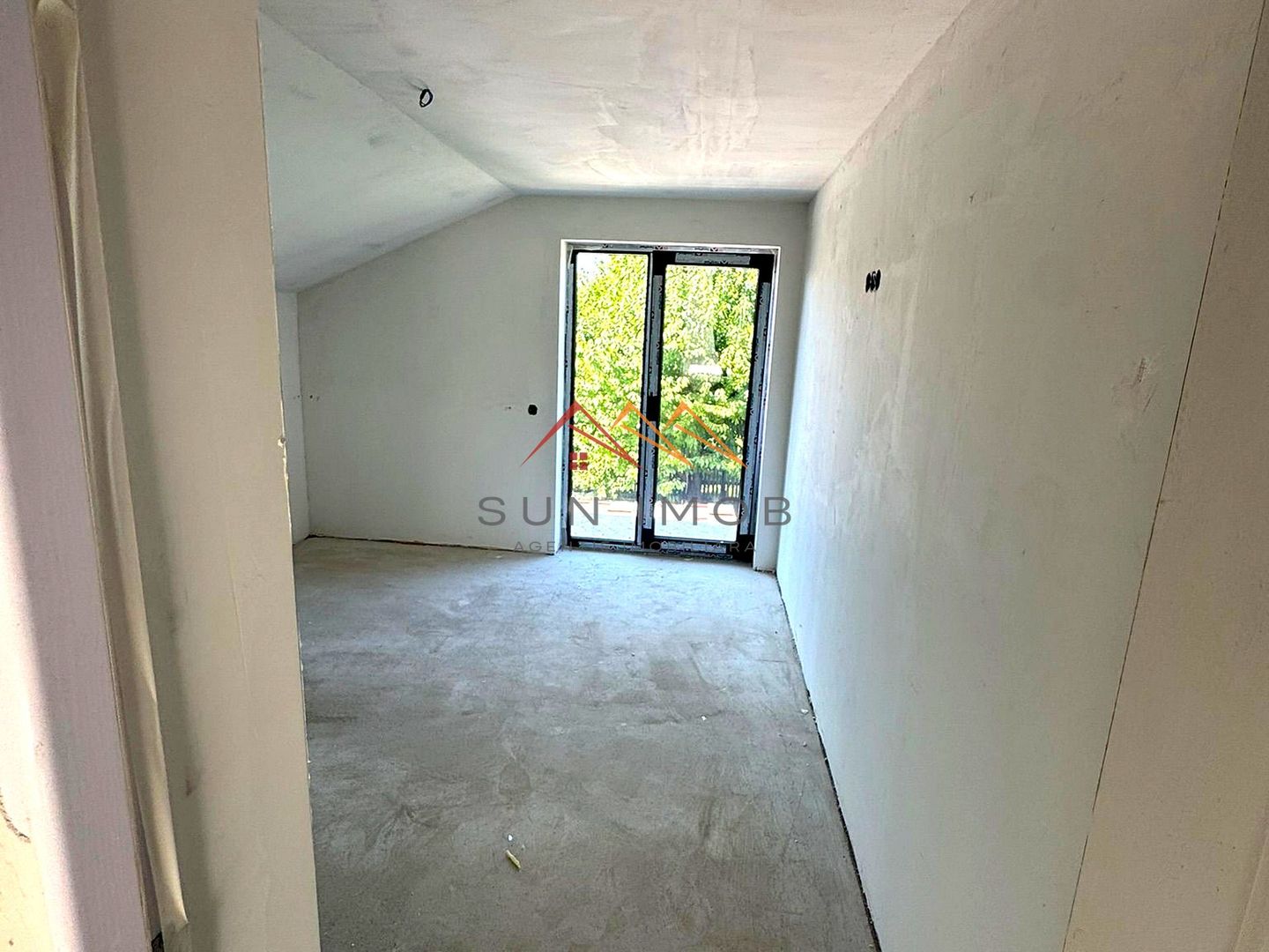Casa noua, P+M, 4 camere, terasa, teren 550 m2, central, Cornu - Poză 10