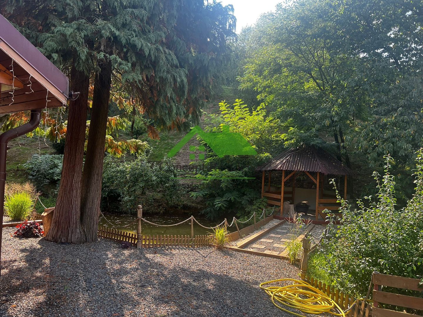 De vânzare – Casă P+M Ferneziu, zonă liniștită sub pădure 🌲 - Poză 3