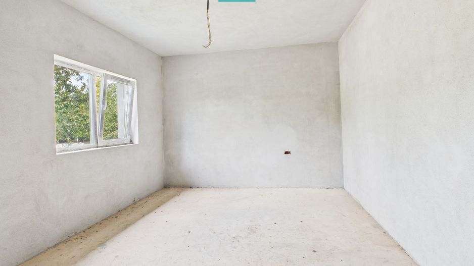 Casă cu 2 camere și teren în Gai - Poză 6