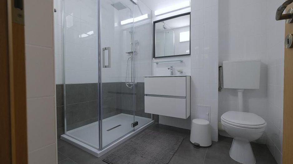 HERASTRAU, apartament deosebit, etaj 2 in bloc 2005 - Poză 12