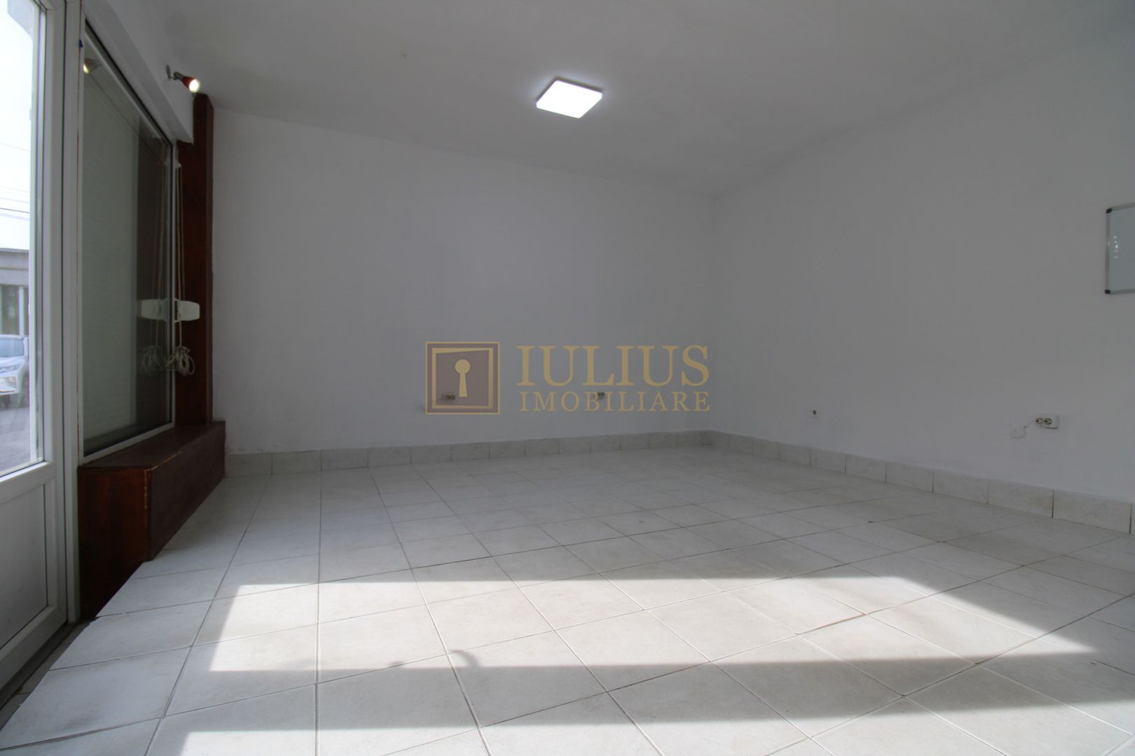 SAD,Birou/spatiu comercial, garaj, curte, centrala proprie, Zona Simion Barnutiu - Poză 5