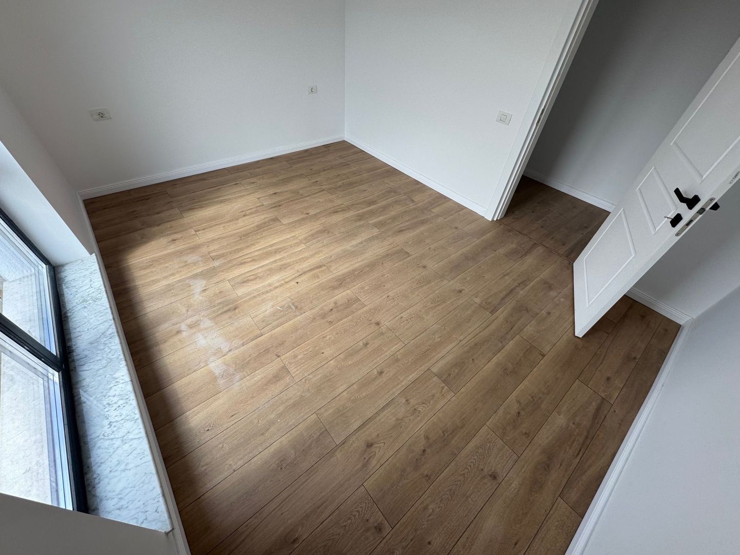 Vila exclusivista cu PISCINA, zona Liddl Tunari, 0% comision - Poză 9