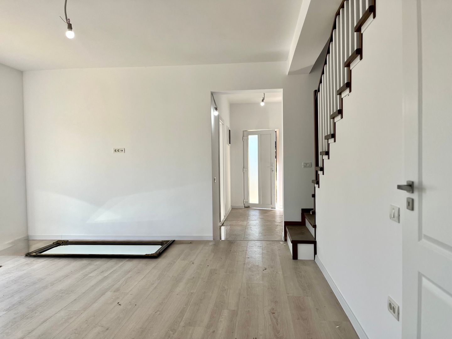 Duplex modern, separat prin camera tehnica, in Ghiroda - zona Primărie - Poză 4