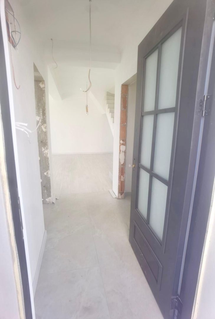 Casa insiruita cu 3 camere - Giroc - Poză 2