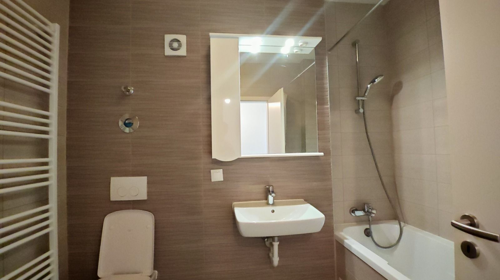 Apartanent 3 camere ,Avantgarden etaj 5, bucataria mobilata. - Poză 18