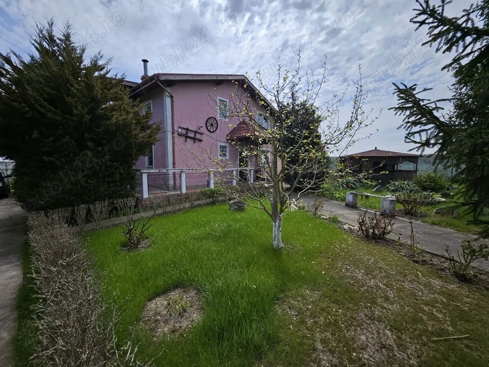 Casa in Comuna Nuci IF - Poză 1