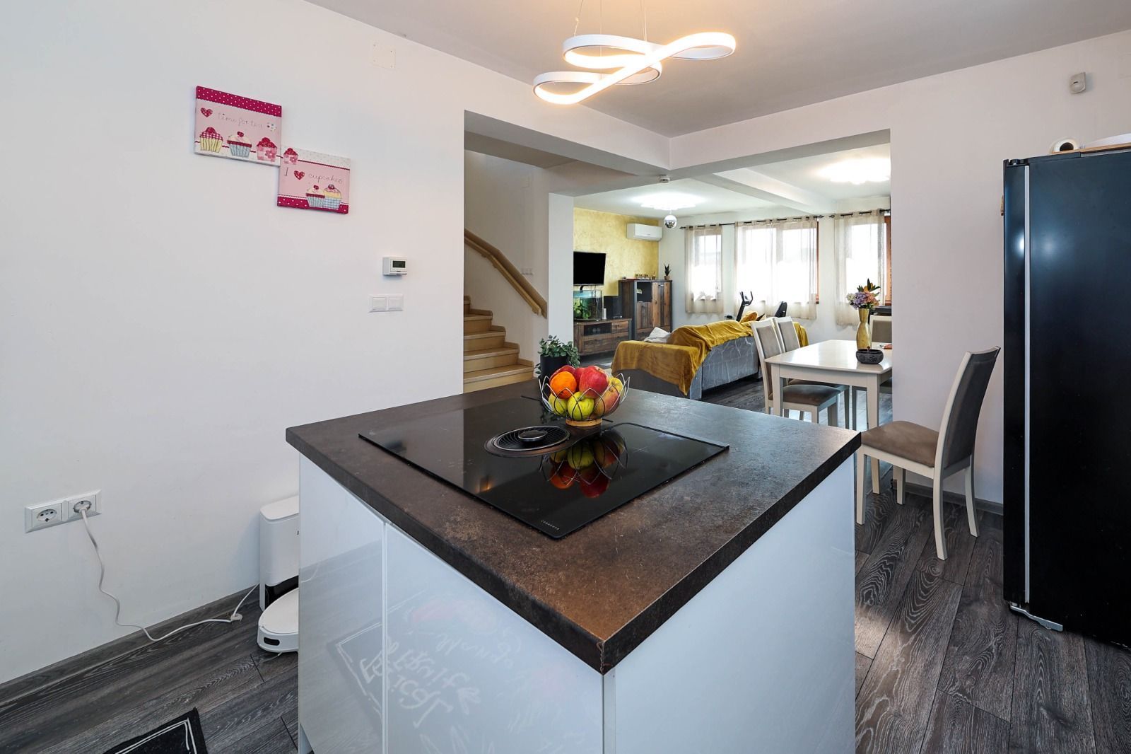 Casă Individuală Modernă de Vânzare | Sânpetru, Brașov - Poză 11