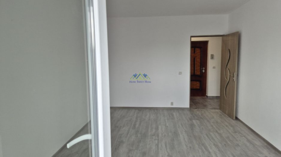 Vand Apartament 2 camere, zona Pietonala, et.3/3, st-45m, balcon, C.T. - Poză 5