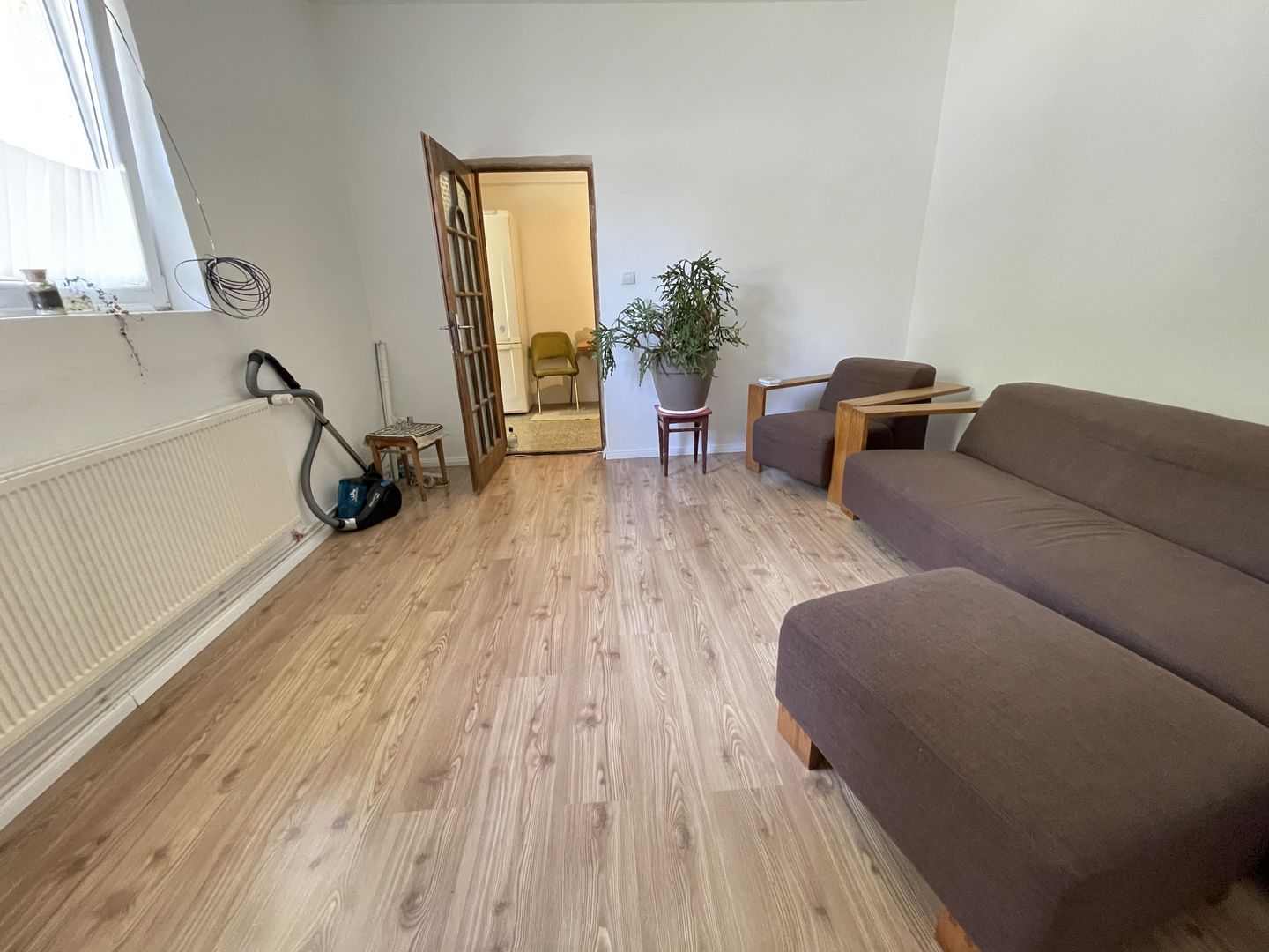 Casă la curte comuna în zona Balcescu - Poză 8