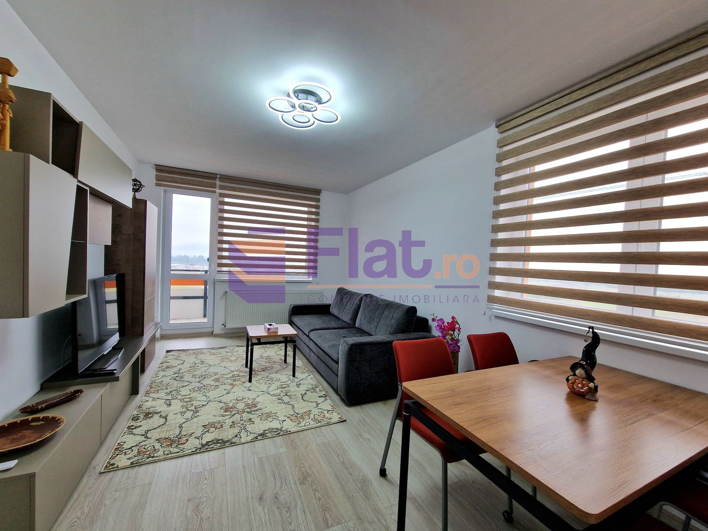 3 Camere Prima Inchiriere Zona Coresi - Poză 1