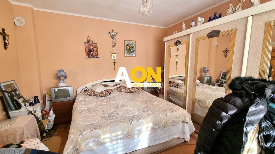 de vanzare casa 3 camere, 238mp teren, zona Centru - Poză 3