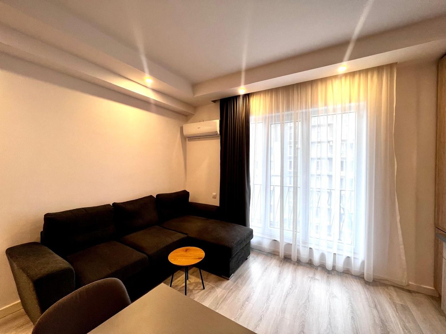 Apartament tip studio de inchiriat in Cosmopolis - Poză 2
