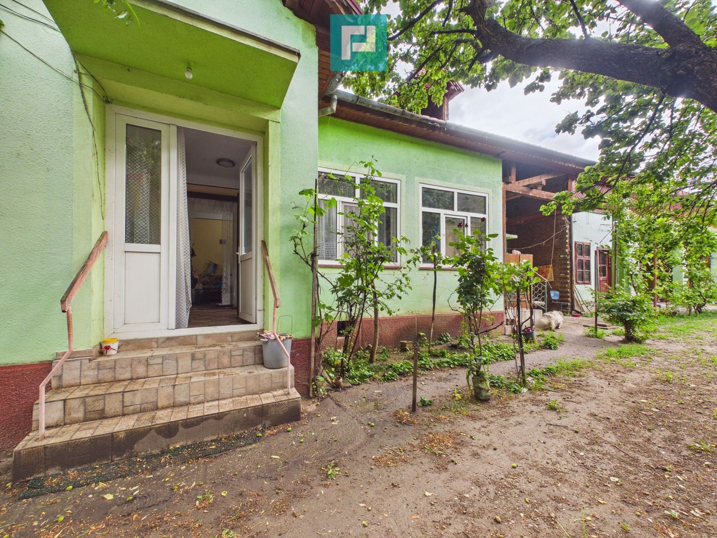 Casa cu teren 1050mp, Aradul Nou - Poză 2