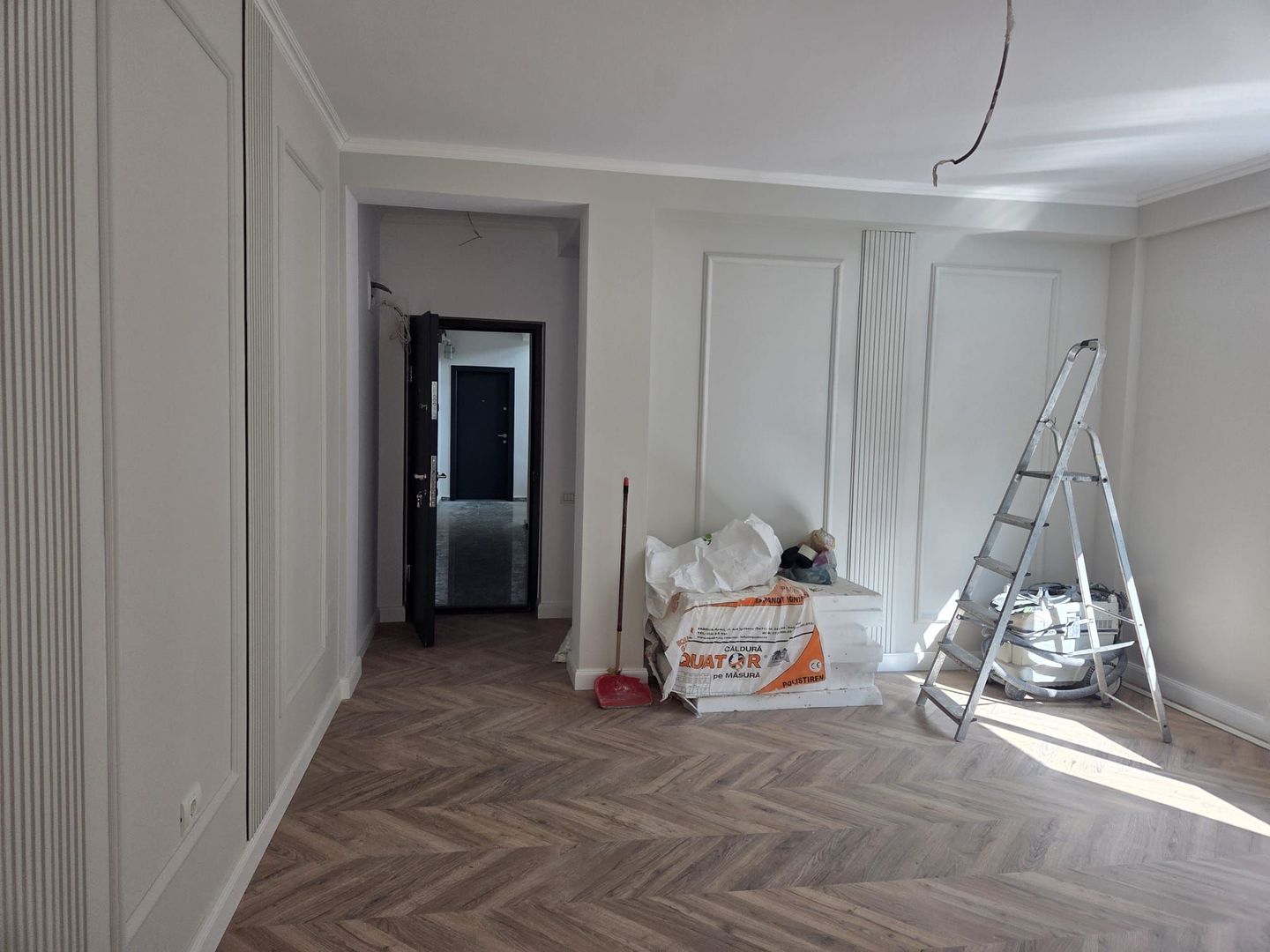 Apartament de vanzare 2 camere semidecomandat -  zona Bere - Pitesti - Poză 2