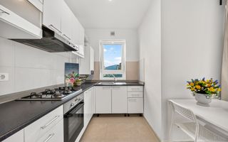 Studio modern | Kasper Coresi | Parcare & boxă - Poză 9